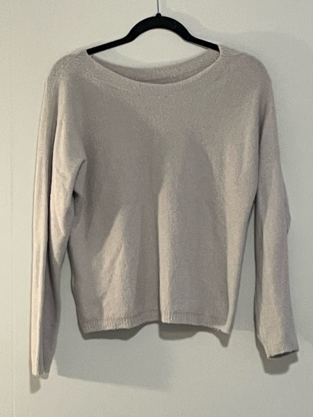 Rachel Zoe Light Taupe Crewneck Sweater. Item # 11417